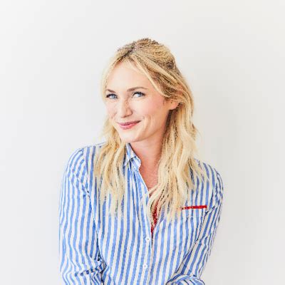 Em henderson - About Emily Henderson. Designer and stylist Emily Henderson is an expert at styling spaces to create an eclectic, lived-in look and an expert at upcycling and creative repurposing of vintage finds. See more of Emily's work.
